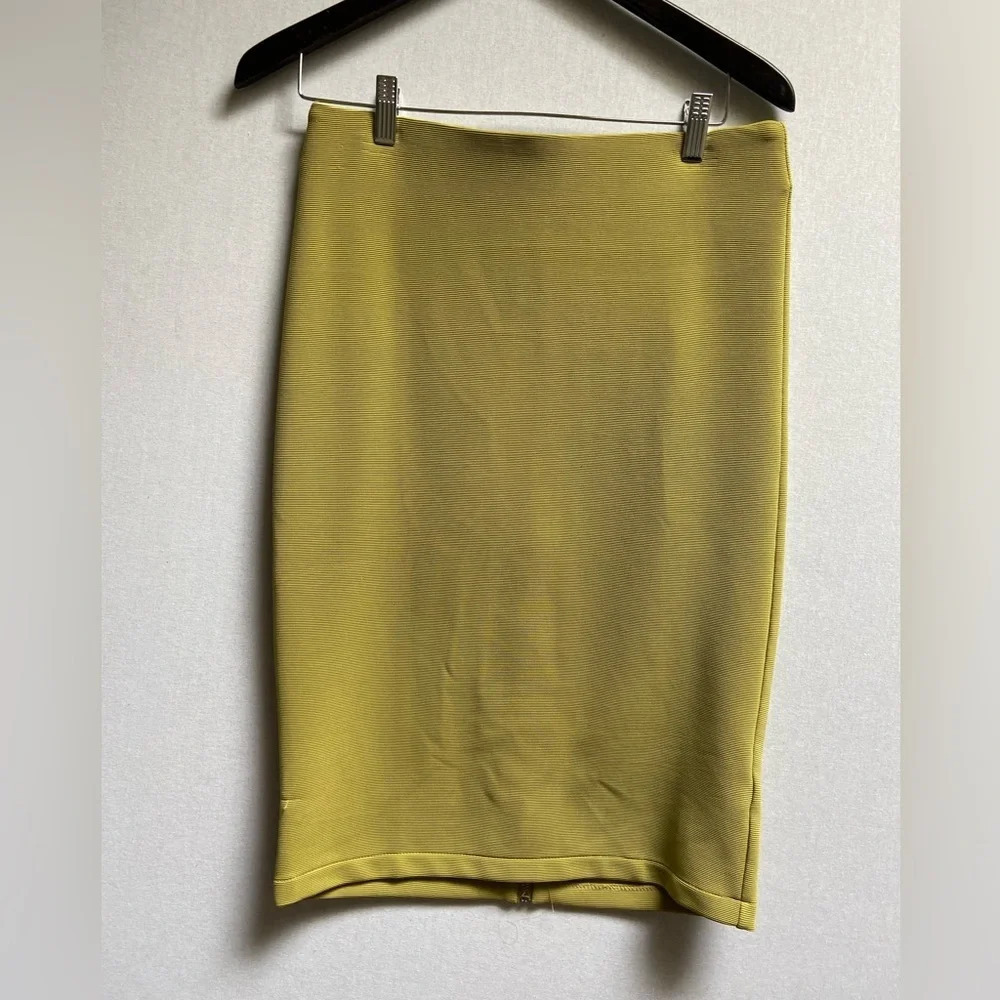 Philosophy Ribbed Bodycon Pencil Skirt w/ Bold Gold Zipper Hunter Green Size 6